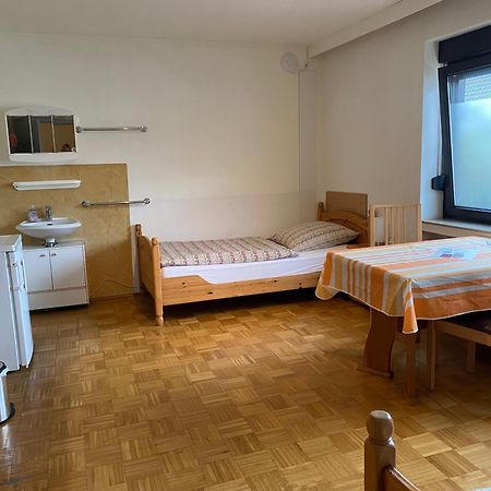 Gemütliches Ferienzimmer Hürth Exterior foto
